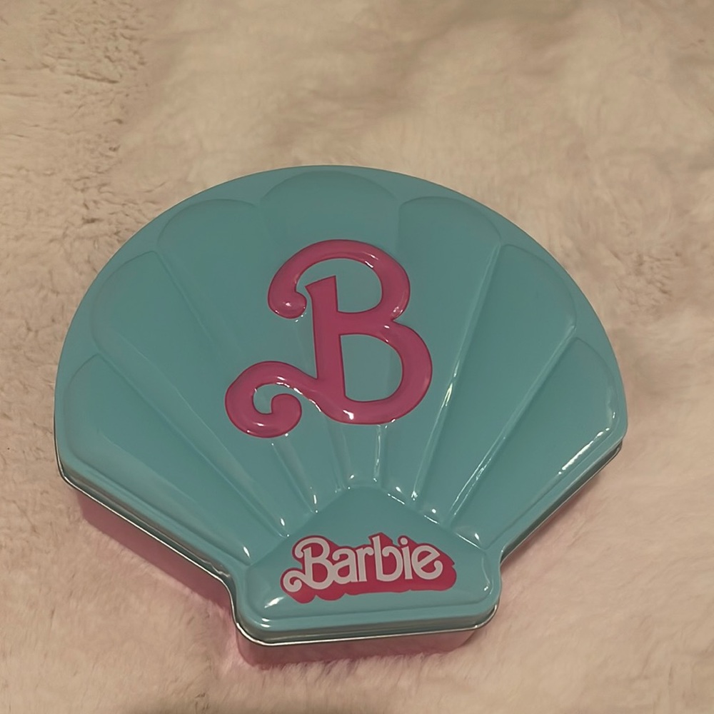 Barbie Shell Tin box